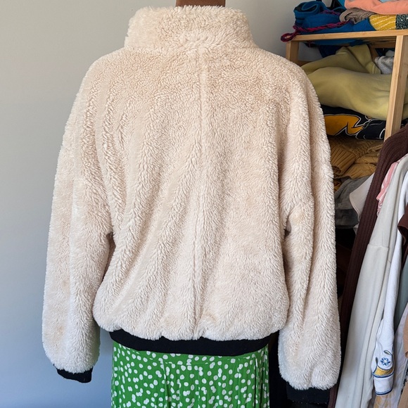 Women's fuzzy sweater - Picture 2 of 6